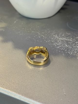 Anillo tresillo oro 18k y brillantes