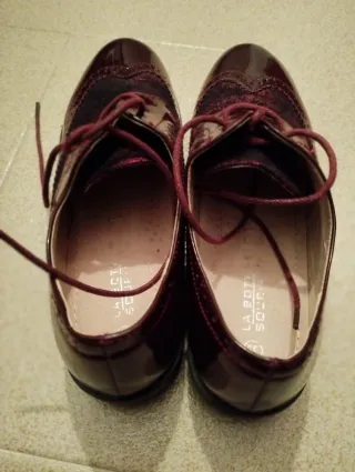 Zapatos granate charol y ante talla 39