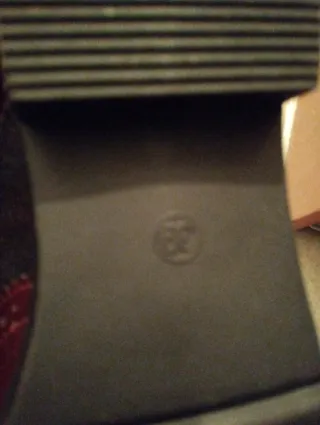 Zapatos granate charol y ante talla 39