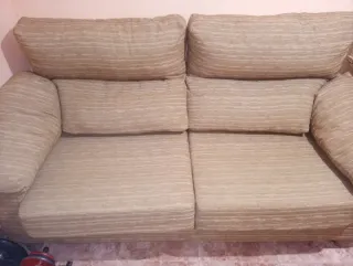 Sofá de tres plazas