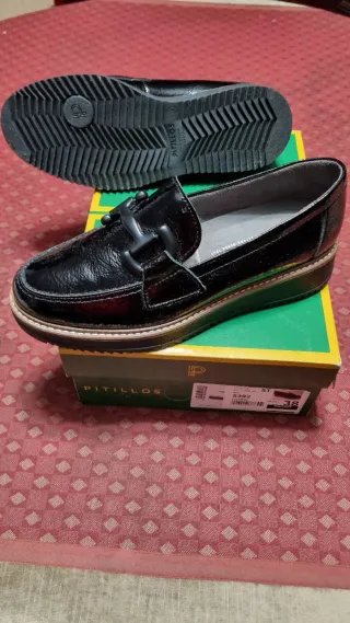 Zapatos charol mujer Pitillos negros