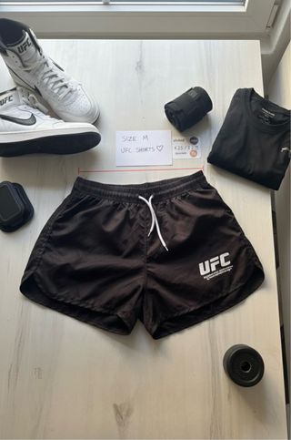 Pantalones cortos UFC Talla M