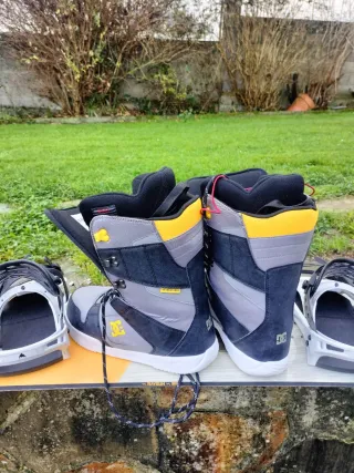 Tabla de snowboard + fijaciones + botas