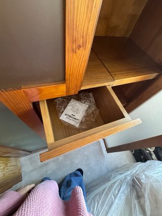 Armario madera con cajones y puertas