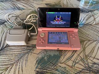 Nintendo 3DS Rosa con cargador original.