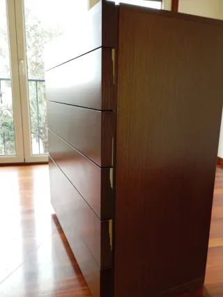 Cómoda de 5 cajones de madera