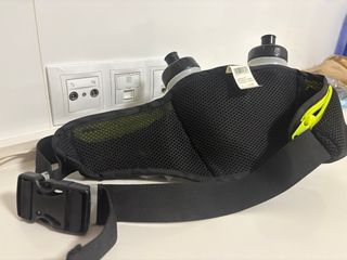 Riñonera IPSO para correr con botellas