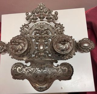 Tintero doble antiguo de metal ornamentado 25 x 33