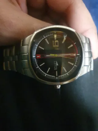 Reloj Lotus Negro y Plateado