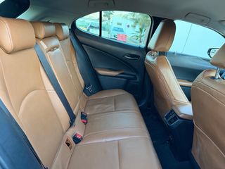 Lexus UX 250h Buisness Navigation