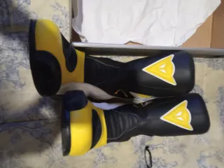 Traje moto 2 piezas Talla 52 + Botas Dainese