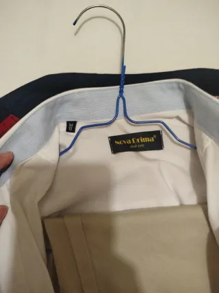 Traje comunión niño azul y corbata roja. Talla 13