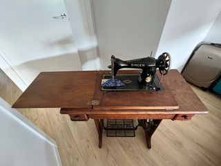 Máquina de coser Singer antigua