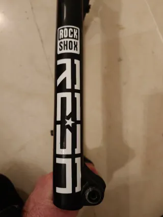 Rock Shox Reba 120 bloqueo remoto