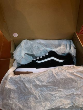 Zapatillas Vans Negras y Blancas