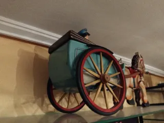 Juguete de madera: Carro y caballo