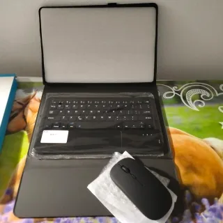 Teclado inalámbrico + Ratón