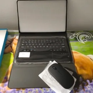 Teclado inalámbrico + Ratón