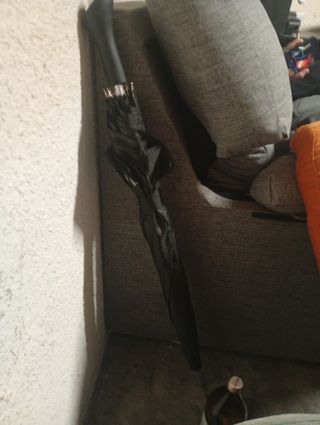 Paraguas negro plegable
