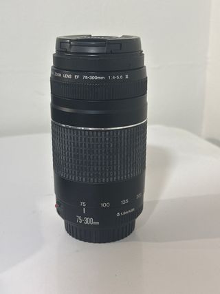 Canon EOS 2000D + Objetivos + Bolsa + Cargador