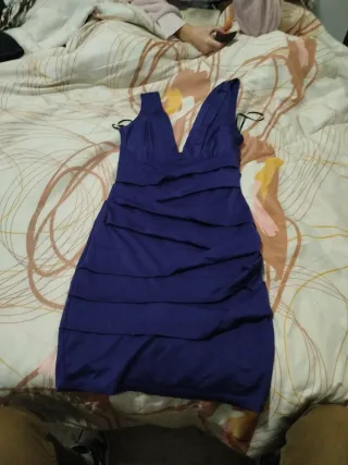 Vestido morado con volantes