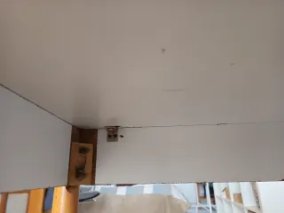 Mesa de madera estilo nórdico