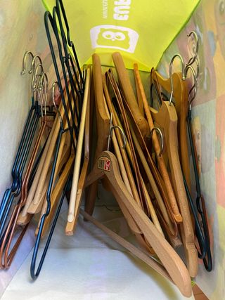 Perchas madera y metal