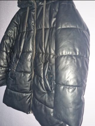 Abrigo acolchado negro