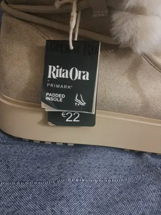 Botas Rita Ora Beige con Forro Blanco