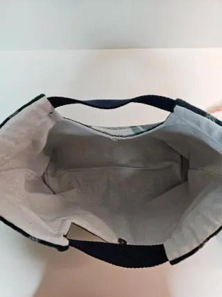 Bolso Artesanal de cuadros verde y azul.