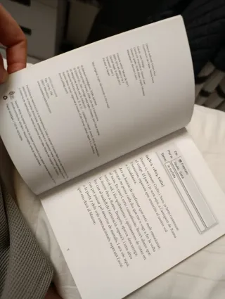 La volta al món en 28 correus electrònics