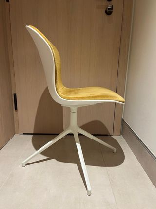 Silla giratoria Adelaide tela gris