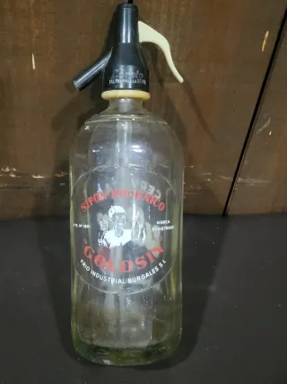 Sifón antiguo golosin y cervezas el león.