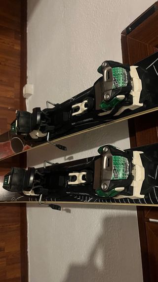 Esquís 4Front con fijaciones Marker