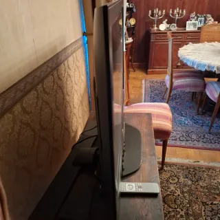 Televisión Loewe Negra