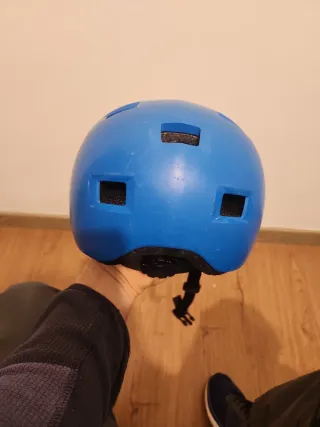 Casco azul para niño - skate, bici, patines