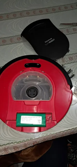 Robot Aspirador Taurus SlimRobot Rojo