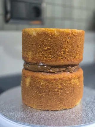 Tarta Feliz Cumpleaños Rosa y Dorada