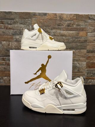Air Jordan 4 Retro Blanco y Dorado