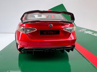 Alfa Romeo Giulia GTAM 2020 1:18 Bburago 1/18