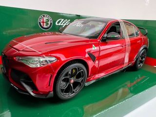 Alfa Romeo Giulia GTAM 2020 1:18 Bburago 1/18