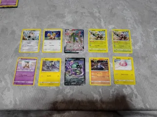 10 Cartas Pokémon Variadas