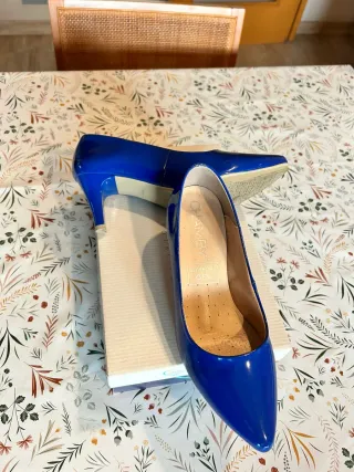 Zapatos de salón Chamby azul eléctrico