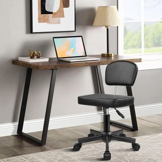 Taburete con ruedas y respaldo ajustable