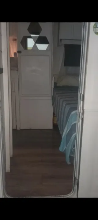 Se vende caravana 5 plzas recien pintada reformada