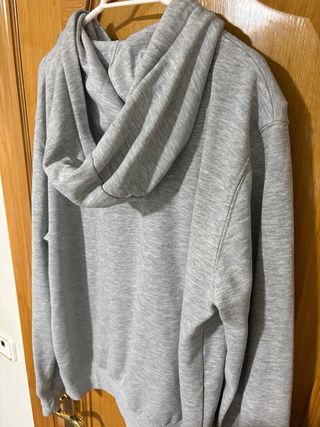 Sudadera Gris Primark.