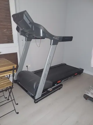 Cinta de Correr BH Grande modelo F5