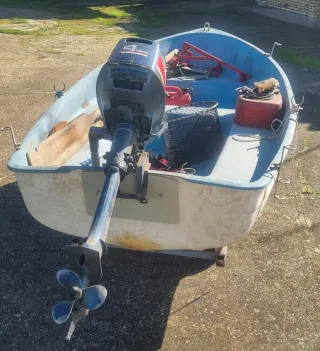 Barco con motor Yamaha