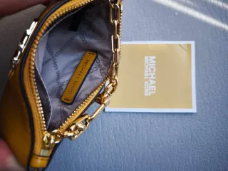 Cartera Michael Kors dorada mujer