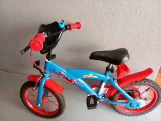 Bicicleta infantil Spiderman con ruedines